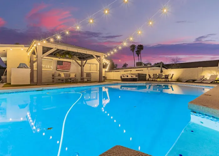 *4 Min 2 Nightlife*huge Pool*spa*golf*bbq Holiday home *